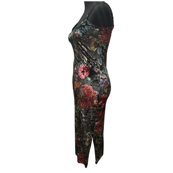 Octavia Velvet Midi Dress - Picture 3 of 5